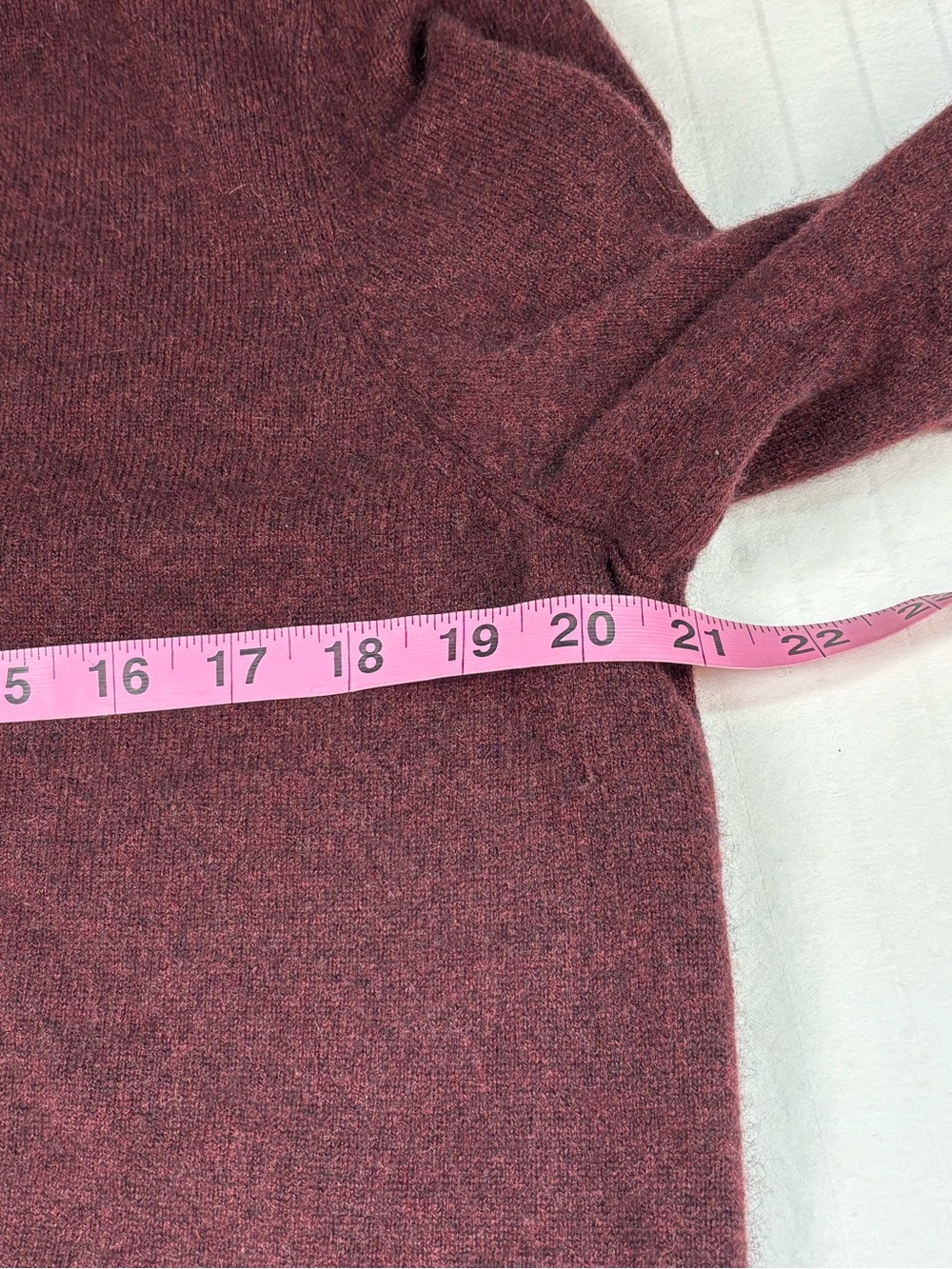 Vince Men's large V-Neck 100% cashmere Sweater in Burgundy - Picture 10 of 12